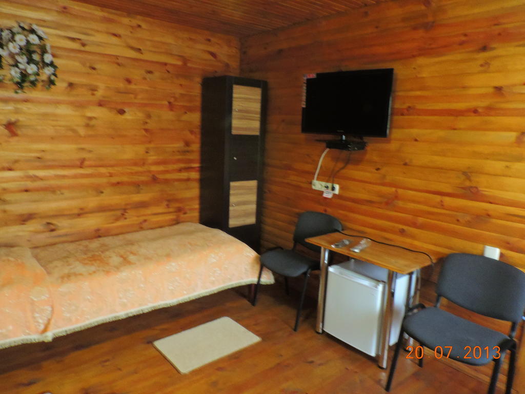 Hotel Slavutich à Nova Kakhovka Chambre photo