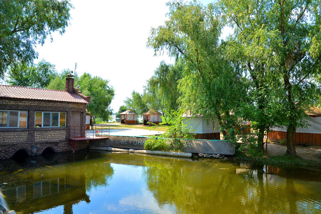 Hotel Slavutich à Nova Kakhovka Extérieur photo
